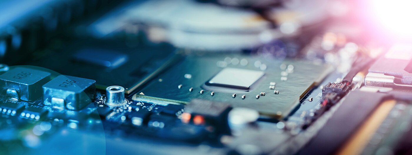 电子电路板上的半导体